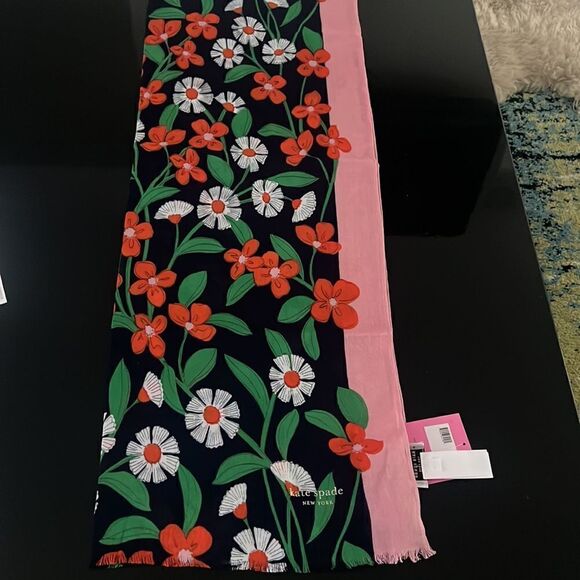 NWT Kate Spade daisy vines oblong scarf - Picture 5 of 6